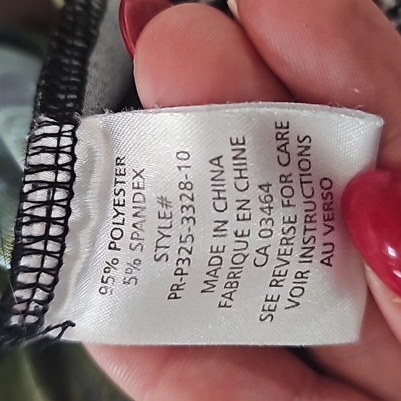 Woman's sleeveless shirt from Ricky's - Picture 6 of 6